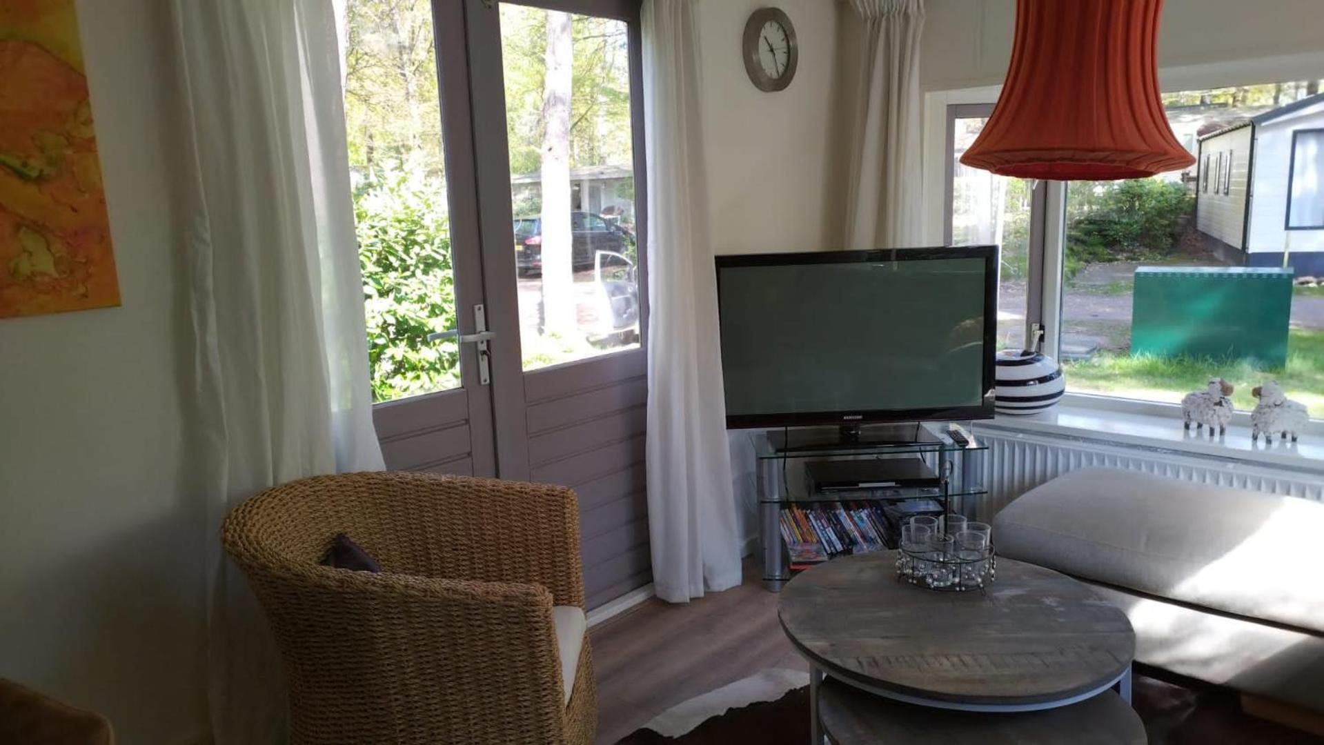 Wulft 47 Zonnig Gezellig 6P Chalet Met Zwembad In Bosrijke Omgeving Op Familie Camping De Vossenburcht IJhorst Exterior foto